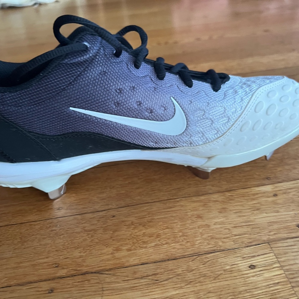Nike Black and White Athletic Shoes with Mesh Upper